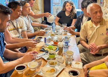 Tour Gastronomico de Vigo: Degustando por las Calles del Ciudad Costera