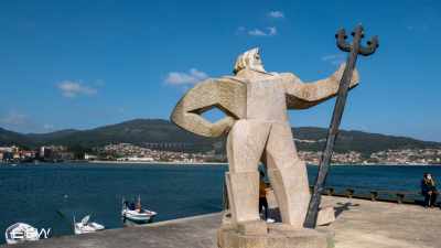 Ferry Ride passing by Sustainable Mussel Beds to Moaña, a Brave Seafaring Village