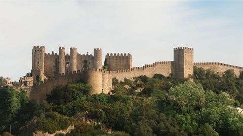 The Medieval Walled Town of Obidos Tour with 2 Wine Tastings