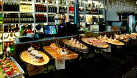 Bilbao Private Monumental Tour with Traditional and Innovative Pintxos